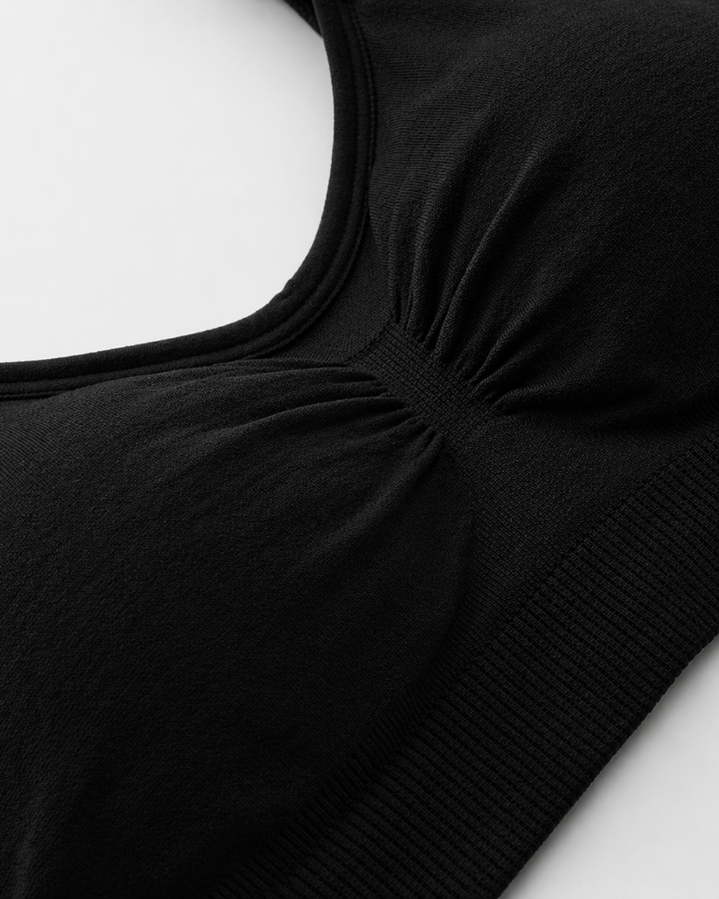Seamless shoulder and center seam detail